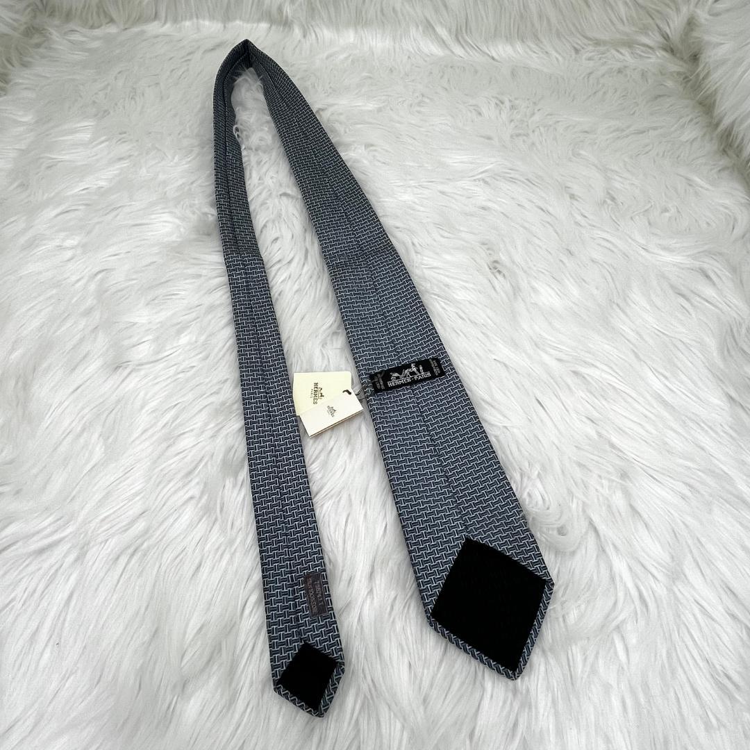 新品✨エルメス　HERMES 　ネクタイ　シルク　タグ・箱付き