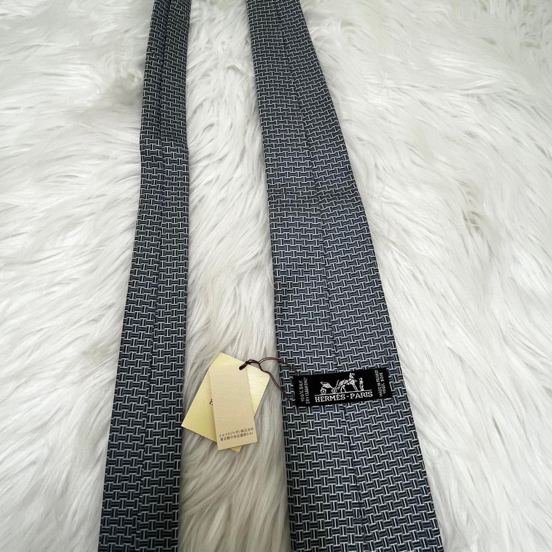 新品✨エルメス　HERMES 　ネクタイ　シルク　タグ・箱付き