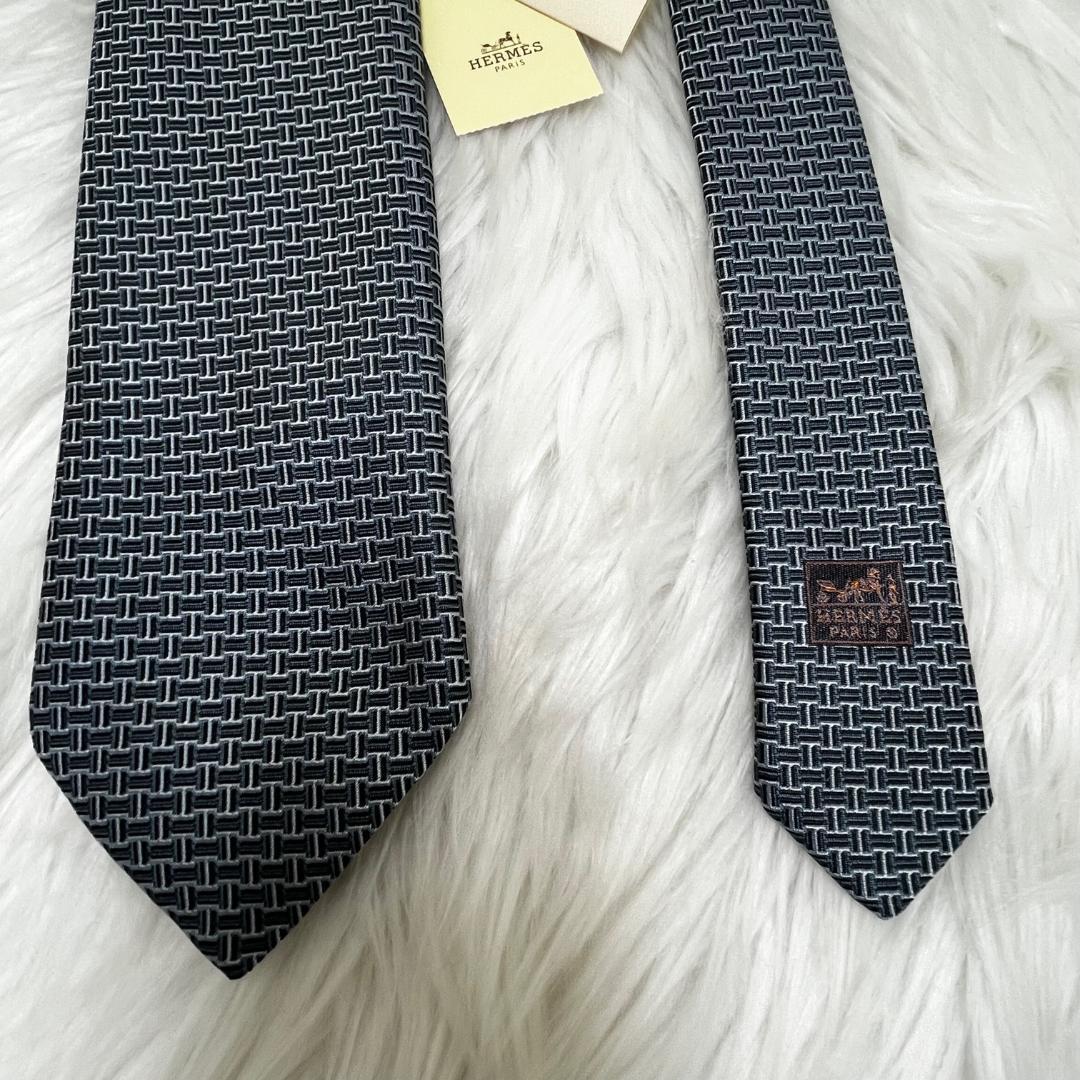 新品✨エルメス　HERMES 　ネクタイ　シルク　タグ・箱付き