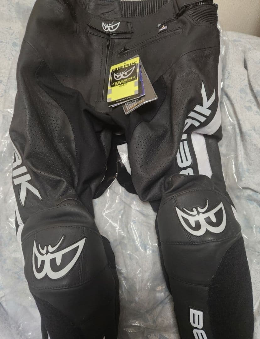 新品ベリックレザーパンツ　タグ付き BLACK サイズ52