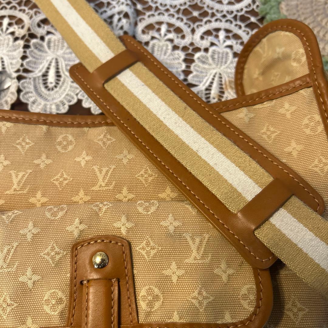 m*o様 VUITTON ショルダーバッグ