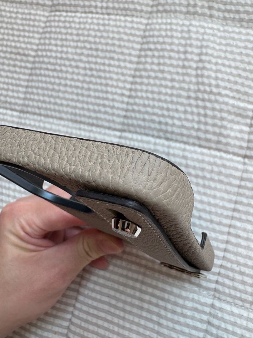 ボナベンチュラ　iPhone16ケース　グレージュ