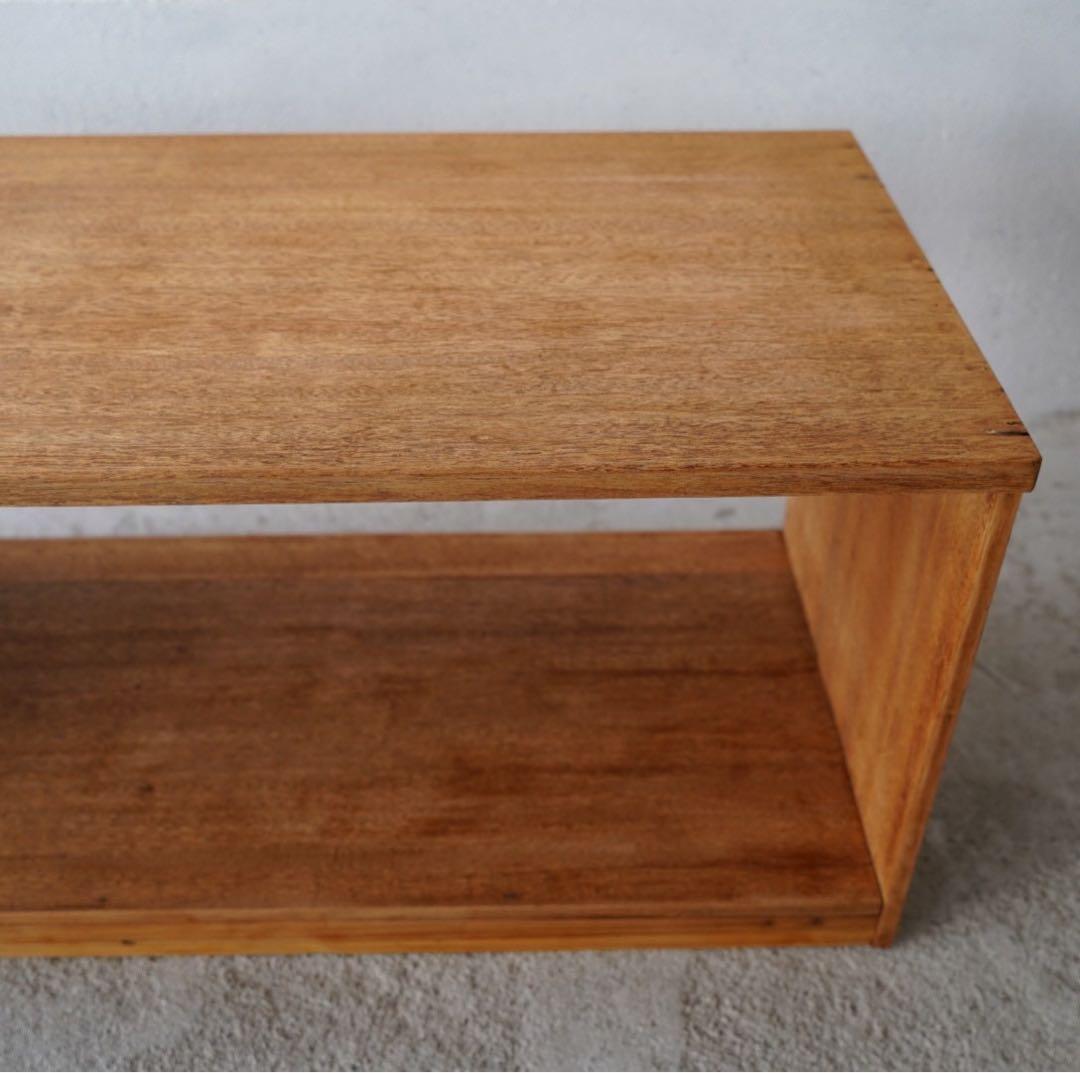 古い無垢材のローボード