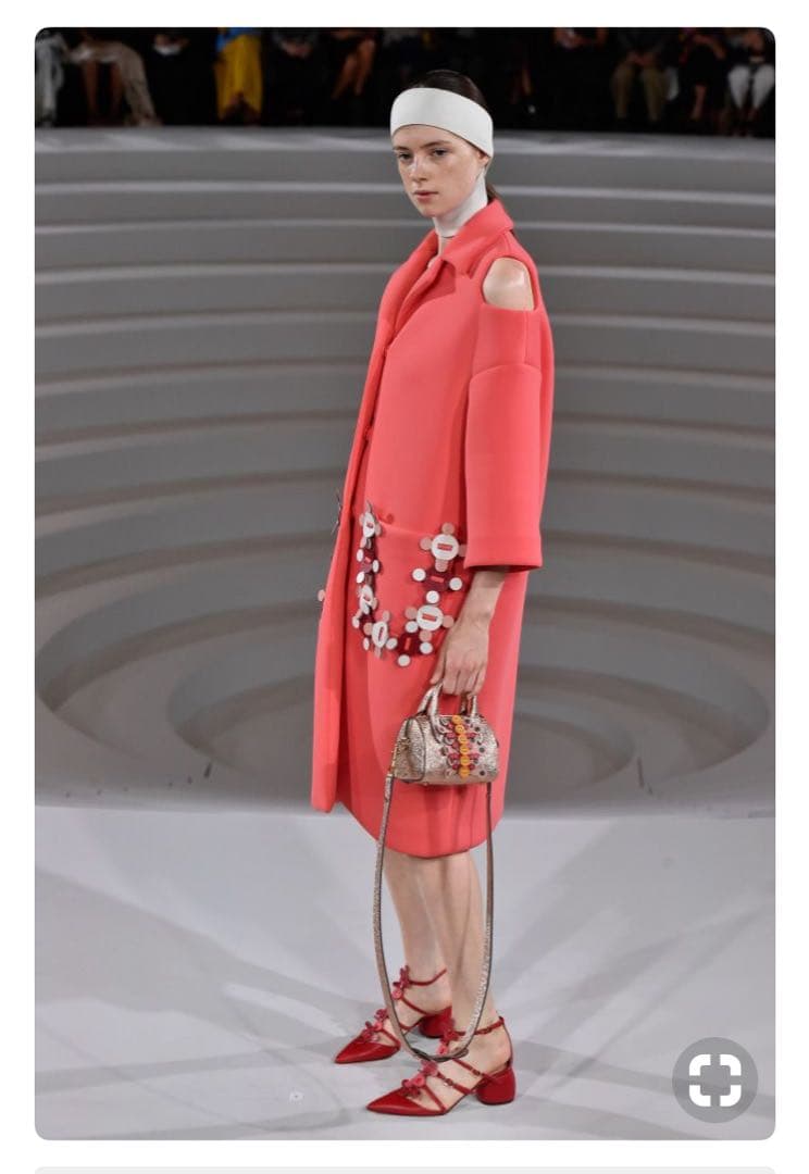 Anya Hindmarch フリップバレル ミニショルダーバッグ