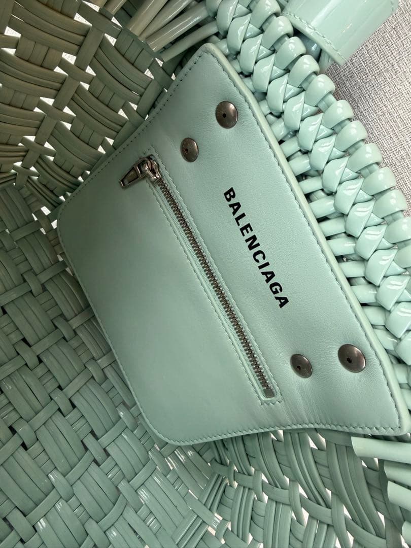 BALENCIAGA ミントグリーン かごバッグ