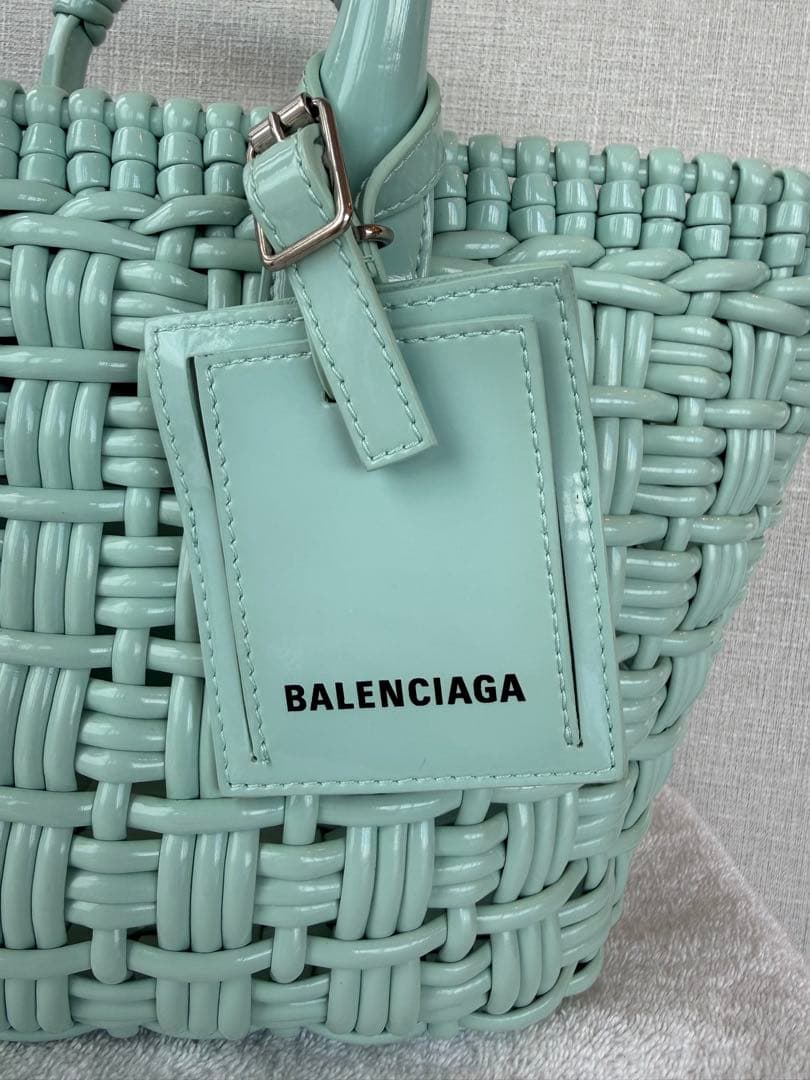 BALENCIAGA ミントグリーン かごバッグ