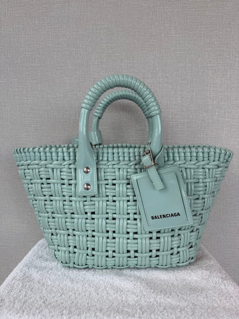 BALENCIAGA ミントグリーン かごバッグ