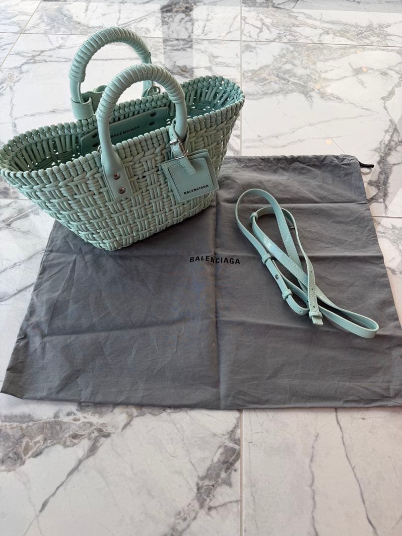 BALENCIAGA ミントグリーン かごバッグ