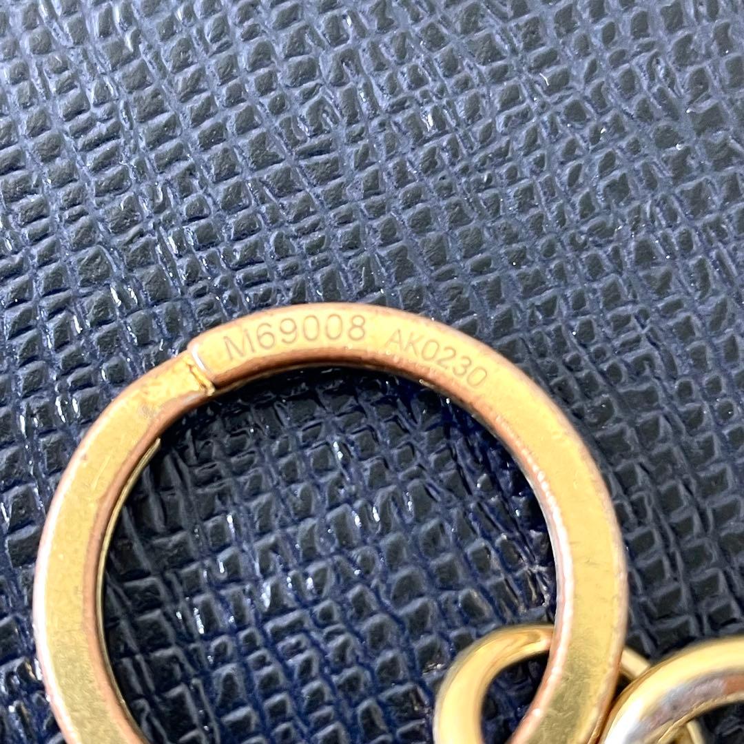 ルイヴィトン　キーホルダー　LV モノグラム　ゴールド　M69008