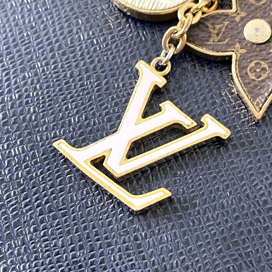 ルイヴィトン　キーホルダー　LV モノグラム　ゴールド　M69008