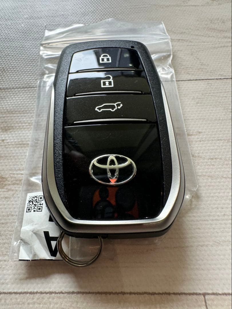 トヨタ　純正　ランドクルーザー　300 GRスポーツ　スマートキー　3ボタン