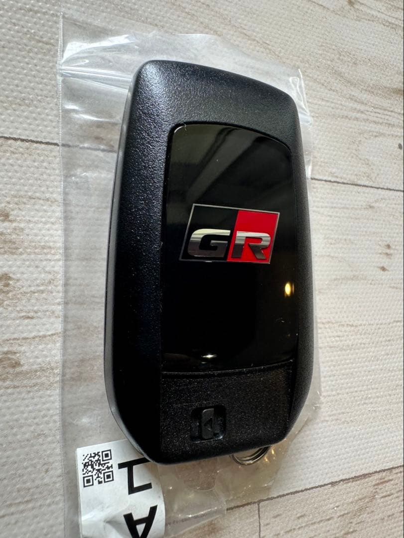 トヨタ　純正　ランドクルーザー　300 GRスポーツ　スマートキー　3ボタン