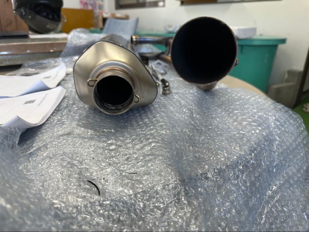 Akrapovic カーボンファイバー マフラー本体