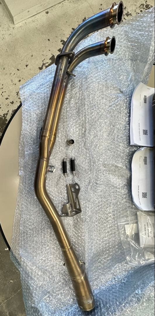 Akrapovic カーボンファイバー マフラー本体