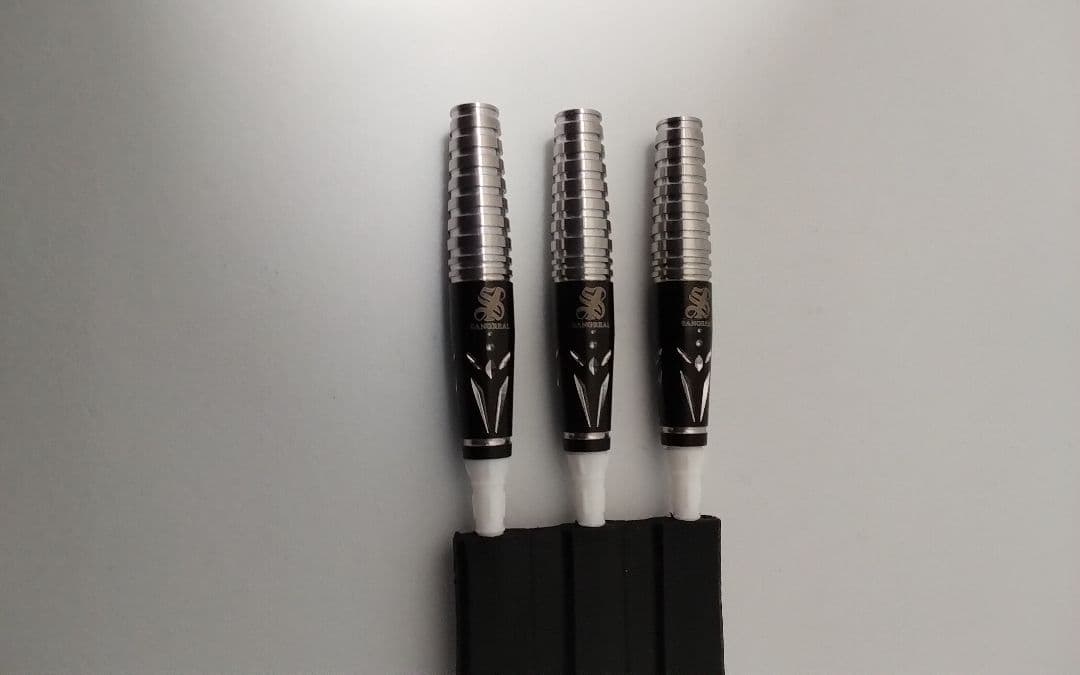 こ*め様 サングリアル!坂口優希恵!極美品!新品同品!付録未開封!ダーツセット