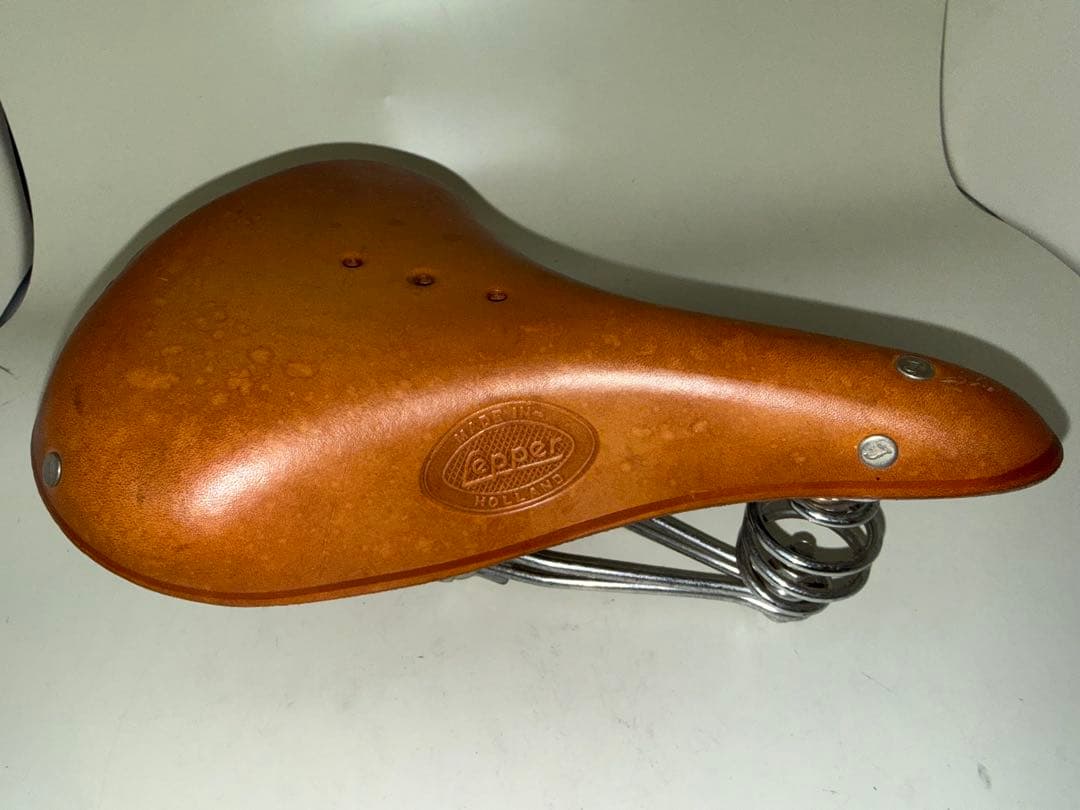 デッドストック　Lepper 本革サドル