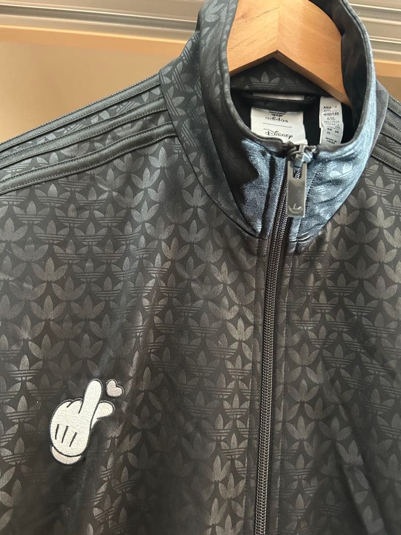 adidasミッキーマウス FIREBIRD モノグラム 刺繍 TRACKTOP