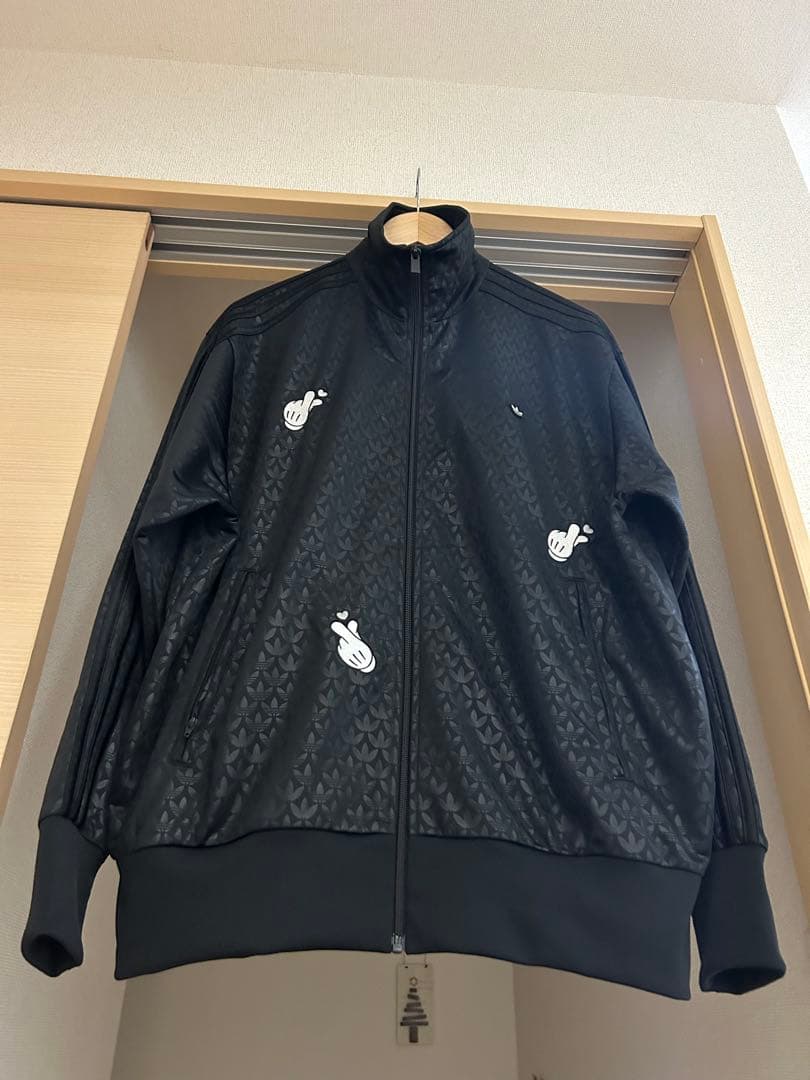 adidasミッキーマウス FIREBIRD モノグラム 刺繍 TRACKTOP