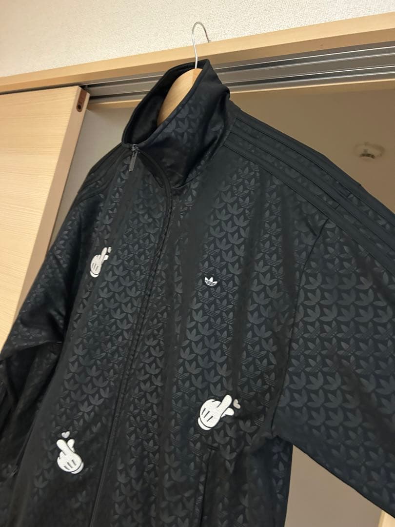 adidasミッキーマウス FIREBIRD モノグラム 刺繍 TRACKTOP