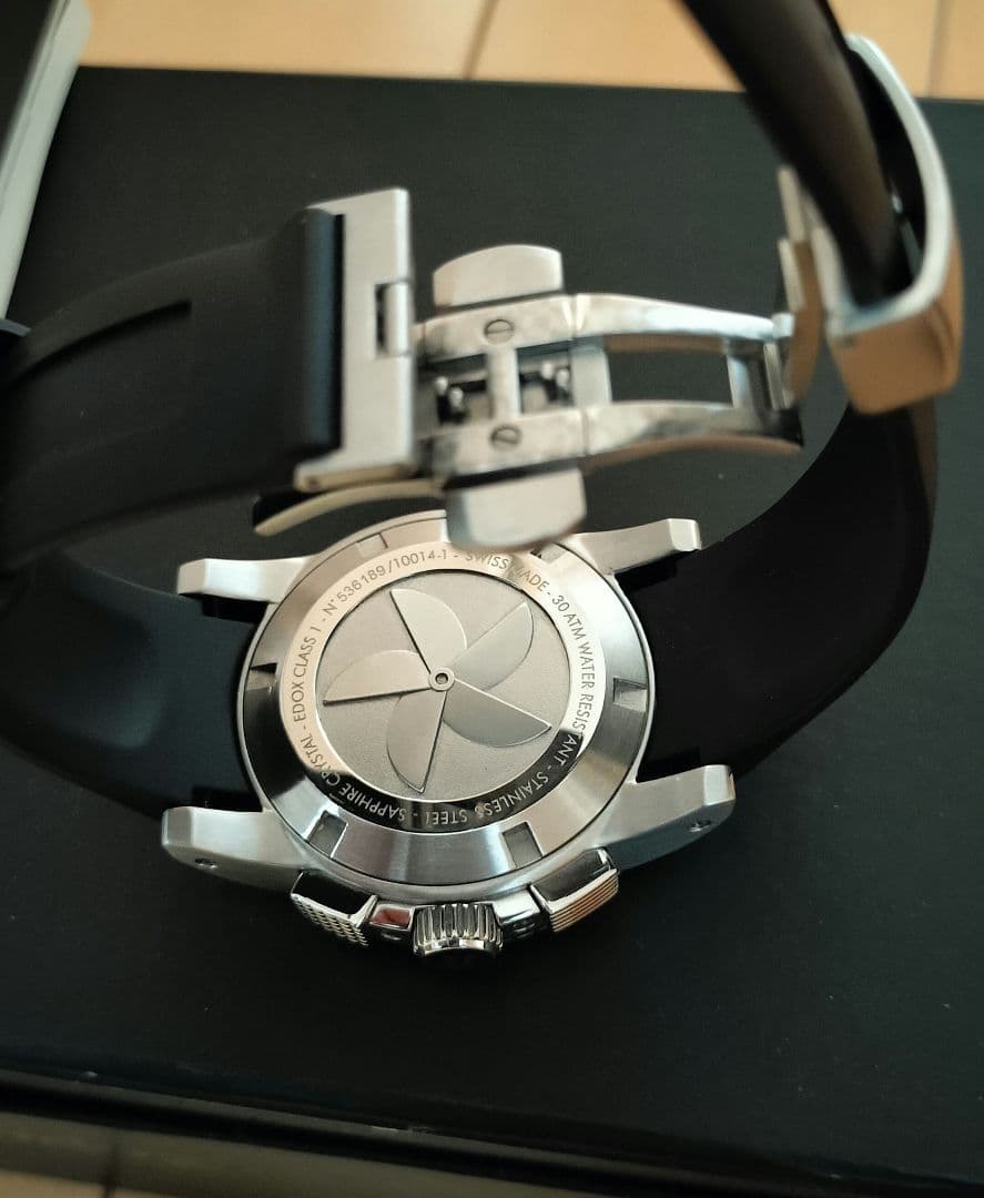 エドックス EDOX クラスワン クロノオフショア ビッグデイト クォーツ　訳有