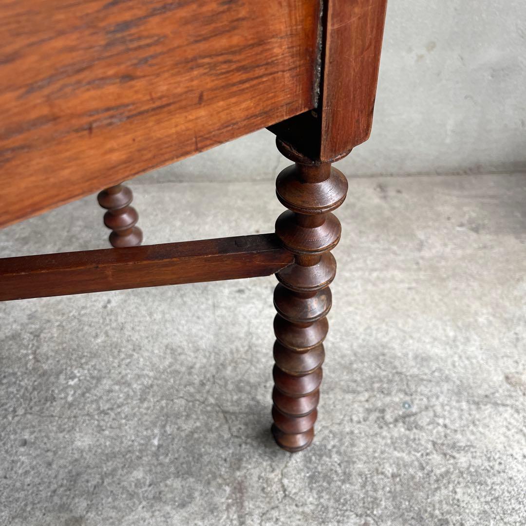 英国アンティーク　ナイトテーブル