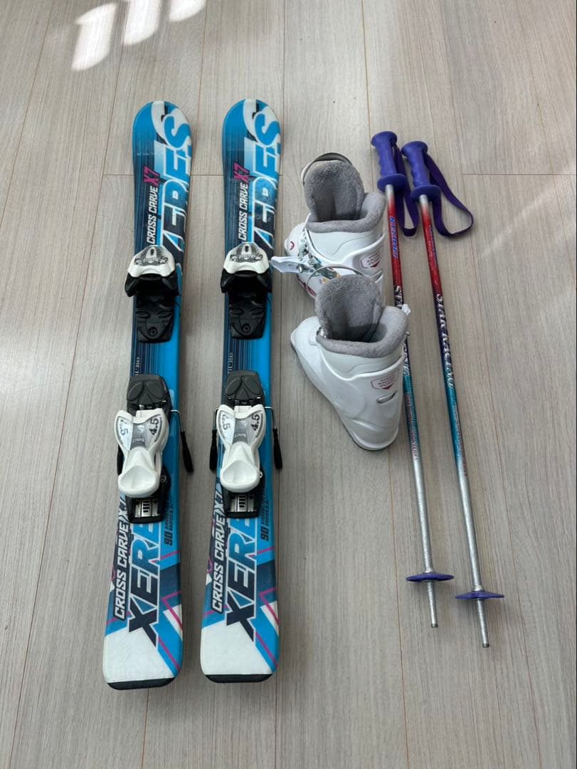 スキーセット　板90cm ブーツ・ポール付き