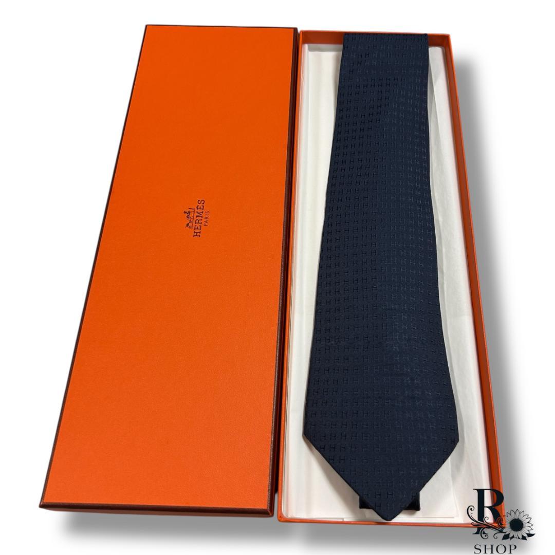 美品 エルメス ネクタイ ファソネ　ネイビー　シルク ネイビー 総柄 ビジネス