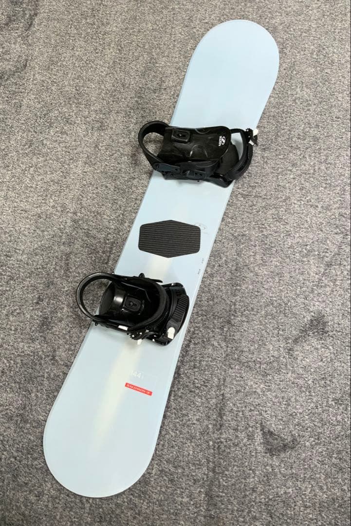 良品　SALOMON スノーボード 144cm バインディング付