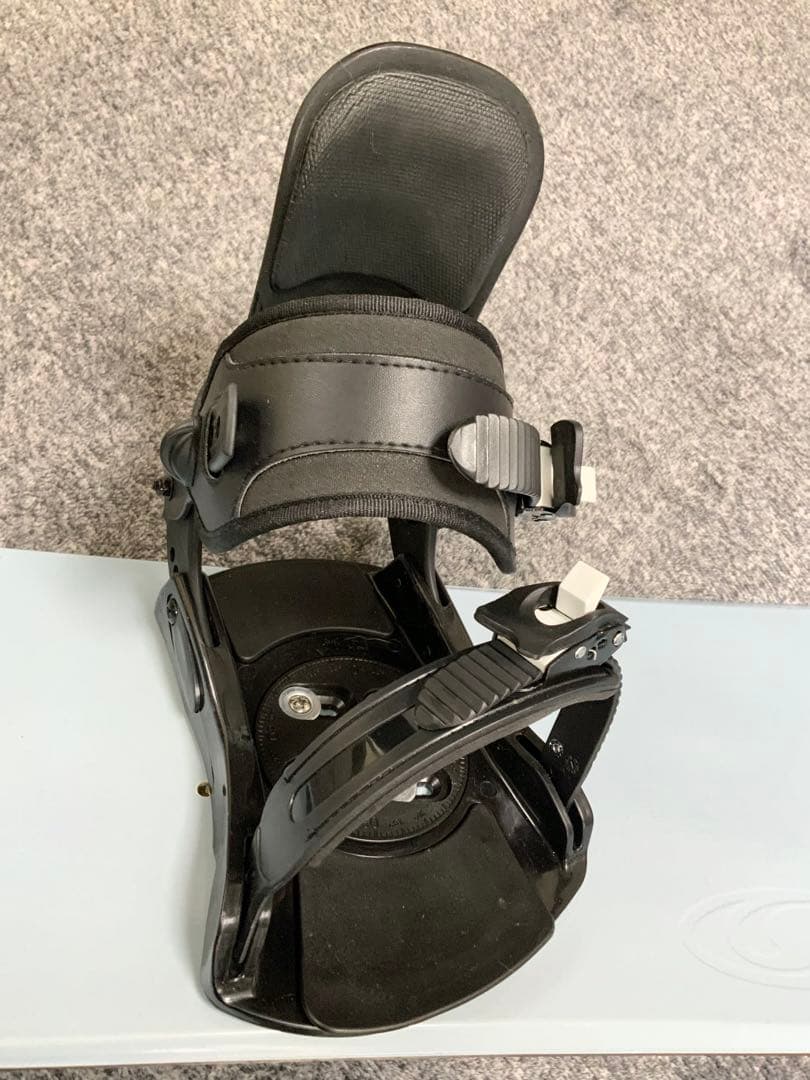 良品　SALOMON スノーボード 144cm バインディング付