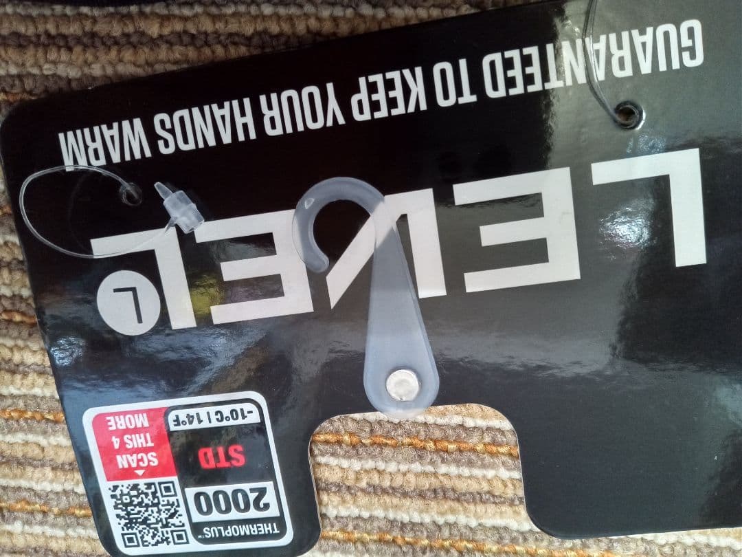 LEVEL 防寒グローブL2000 ブラック/イエローとインナーグローブ