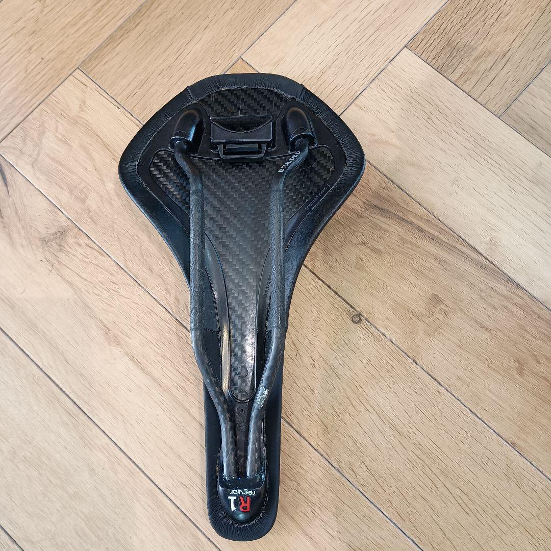 fi'zi:k フィジーク ANTARES アンタレス R1 カーボンレール