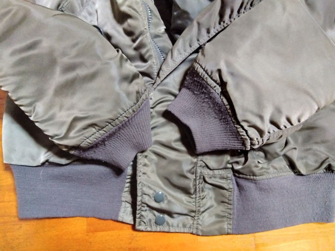 ち*る様 アルファN2BフライトジャケットサイズMEDIUM 良品！