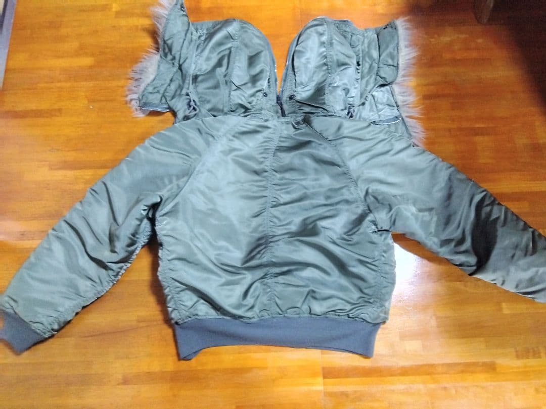 ち*る様 アルファN2BフライトジャケットサイズMEDIUM 良品！