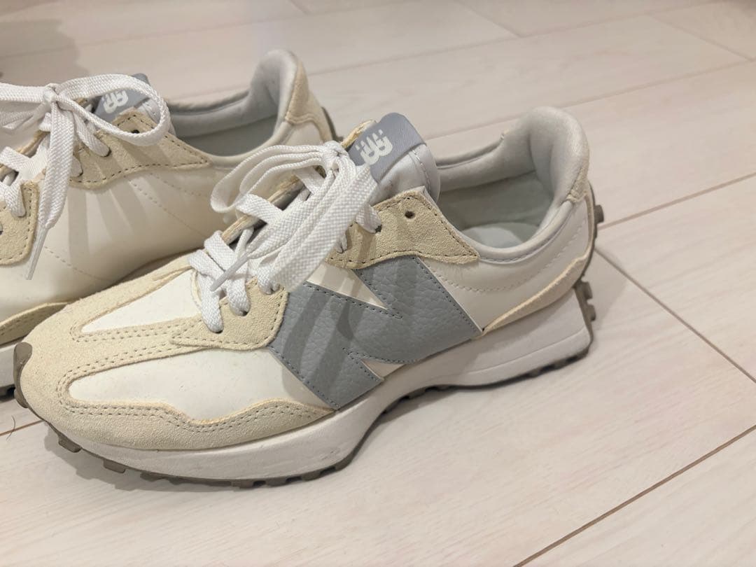New Balance スニーカー327 ホワイト/グレー　24センチ
