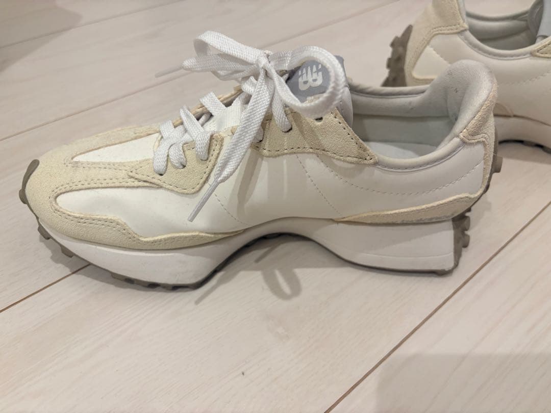 New Balance スニーカー327 ホワイト/グレー　24センチ
