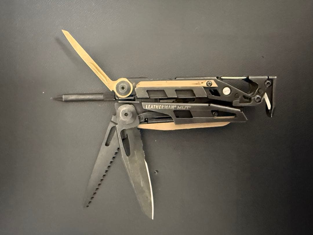 個人装備 LEATHERMAN MUT EOD