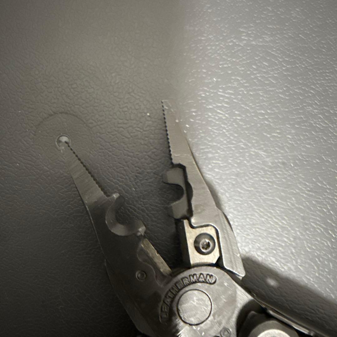 個人装備 LEATHERMAN MUT EOD