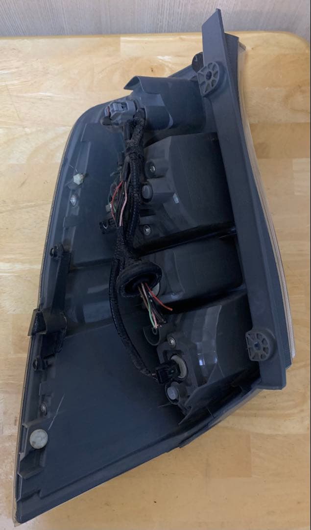 ホンダ ステップワゴン 2010 テールライト DBA-RK5