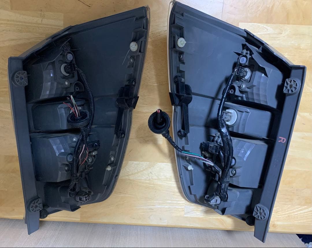 ホンダ ステップワゴン 2010 テールライト DBA-RK5