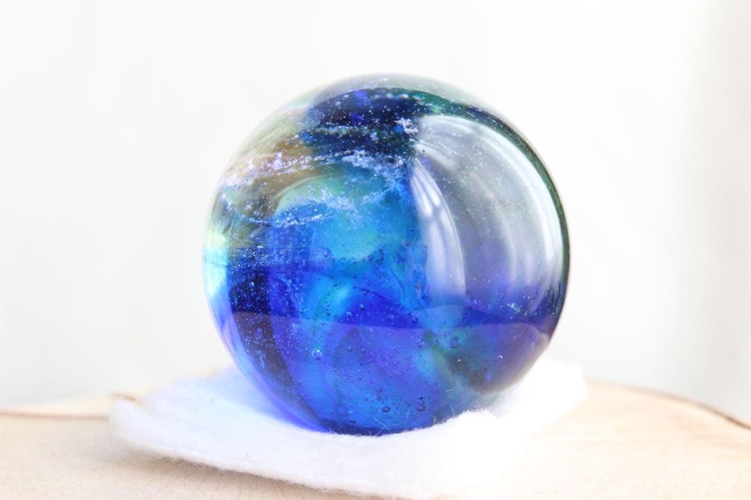 シエラネバダ産アンダラクリスタル　スフィア　マルチカラー（ブルー系）