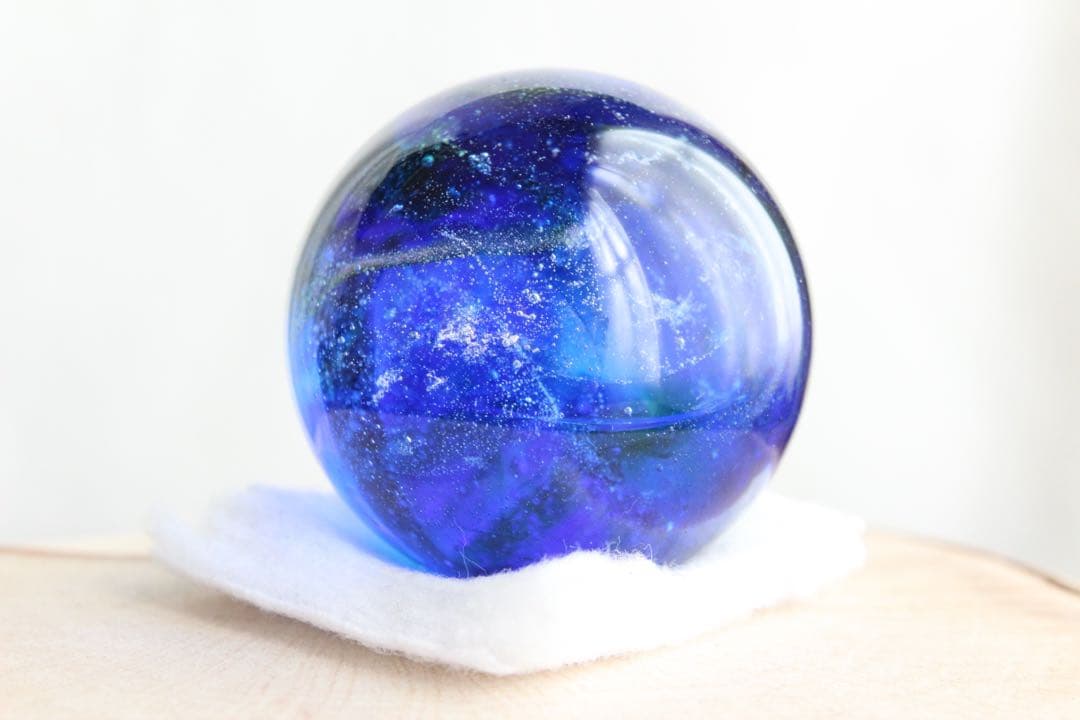 シエラネバダ産アンダラクリスタル　スフィア　マルチカラー（ブルー系）