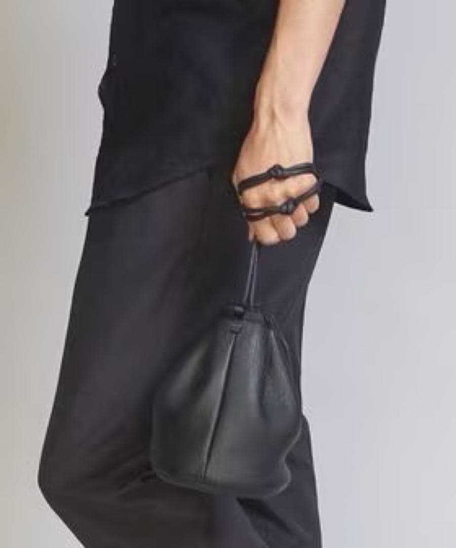 新品 BEAUTY & YOUTH スタンダード レザー パース 巾着 黒