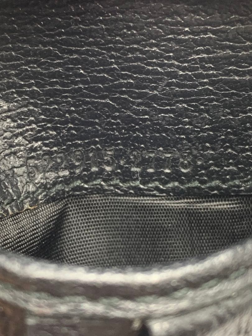 【美品】グッチ 二つ折り財布 アニマリエ ビー レザー ゴールド金具 P55