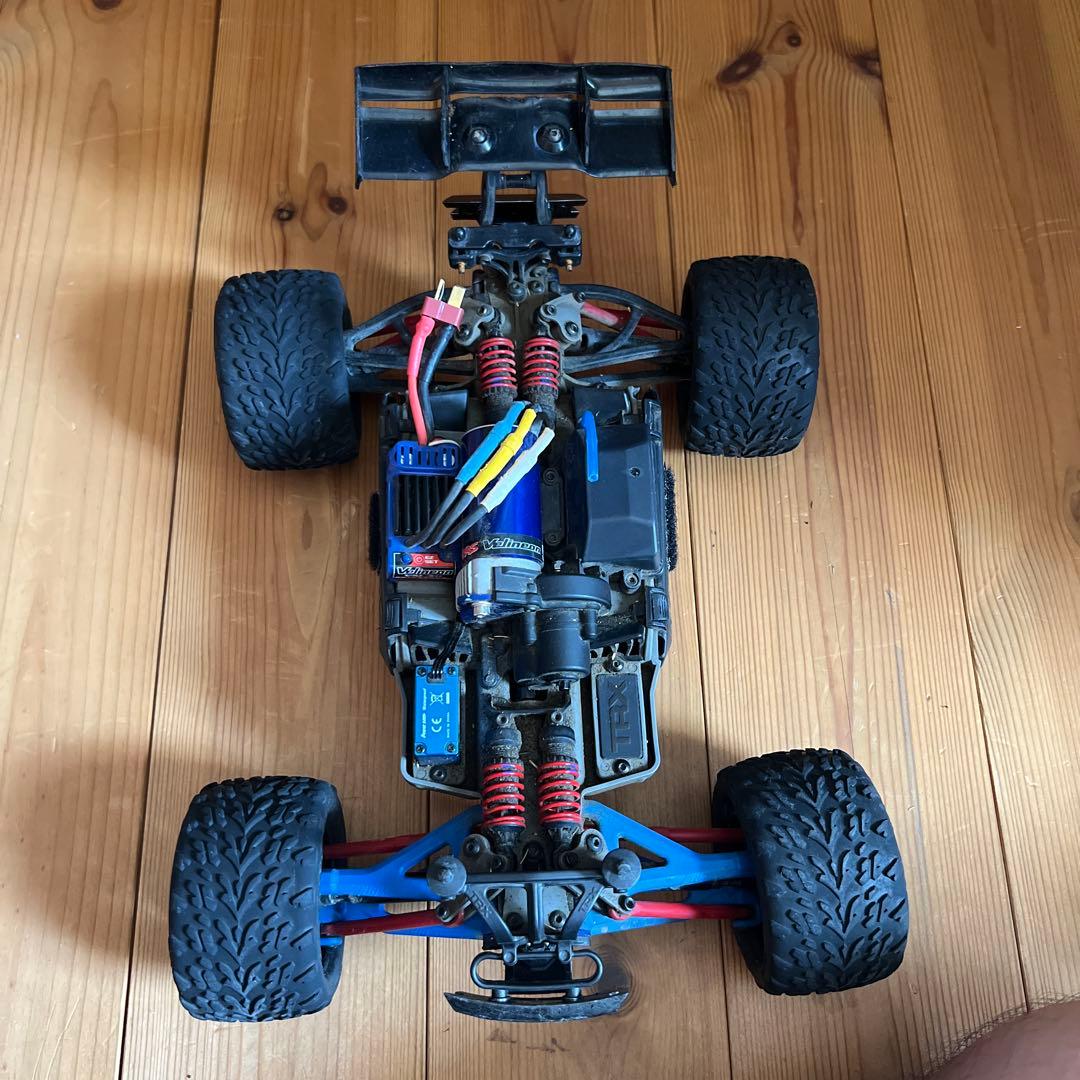 トラクサス　e-revo 1/16 VXL RTR