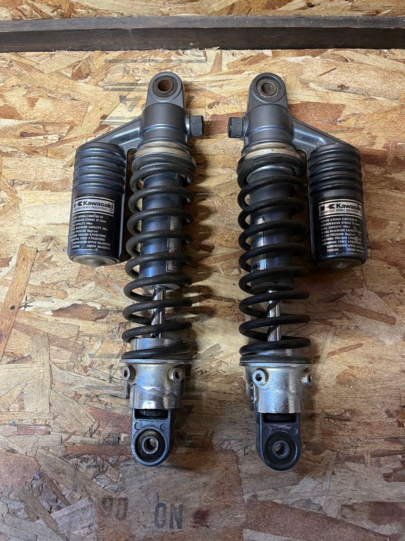 ゼファー400 純正　サスペンション
