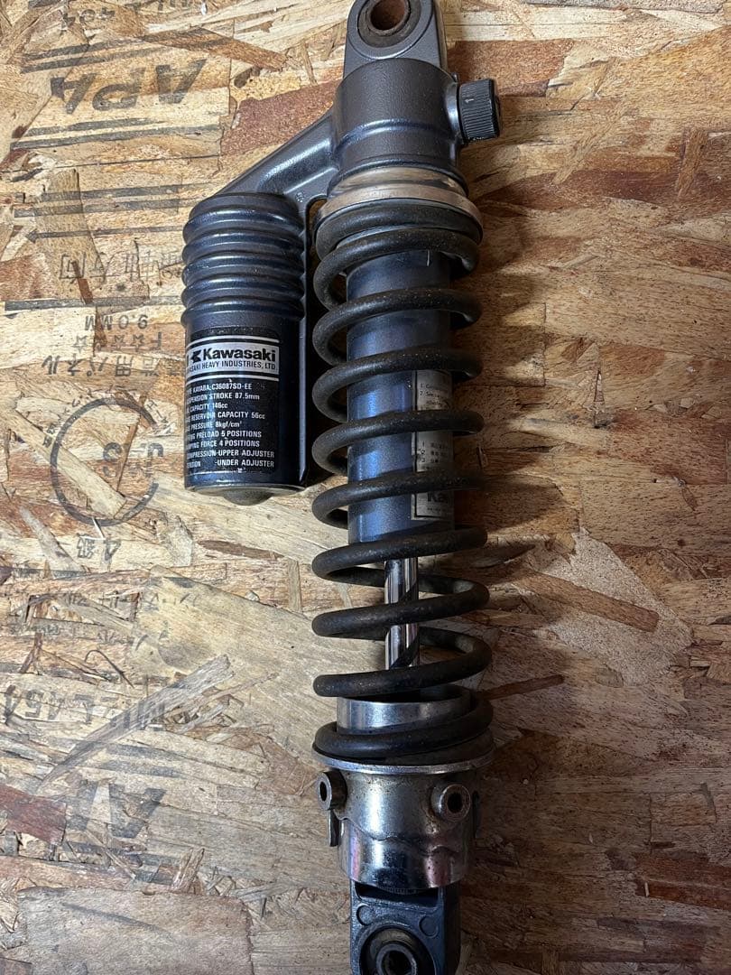 ゼファー400 純正　サスペンション