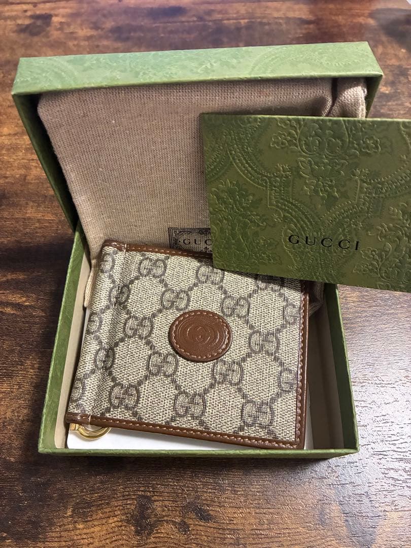 美品　GUCCI 二つ折りマネークリップ