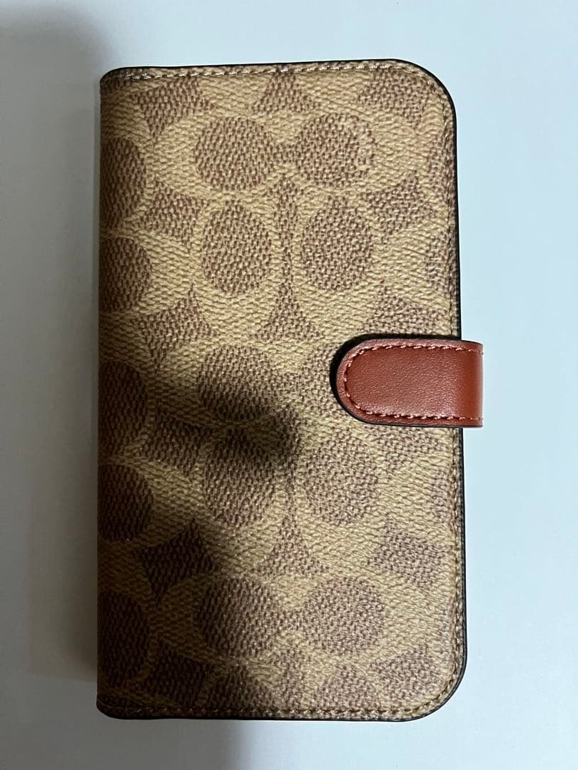 新品未使用　coach iPhone 15pro スマホケース