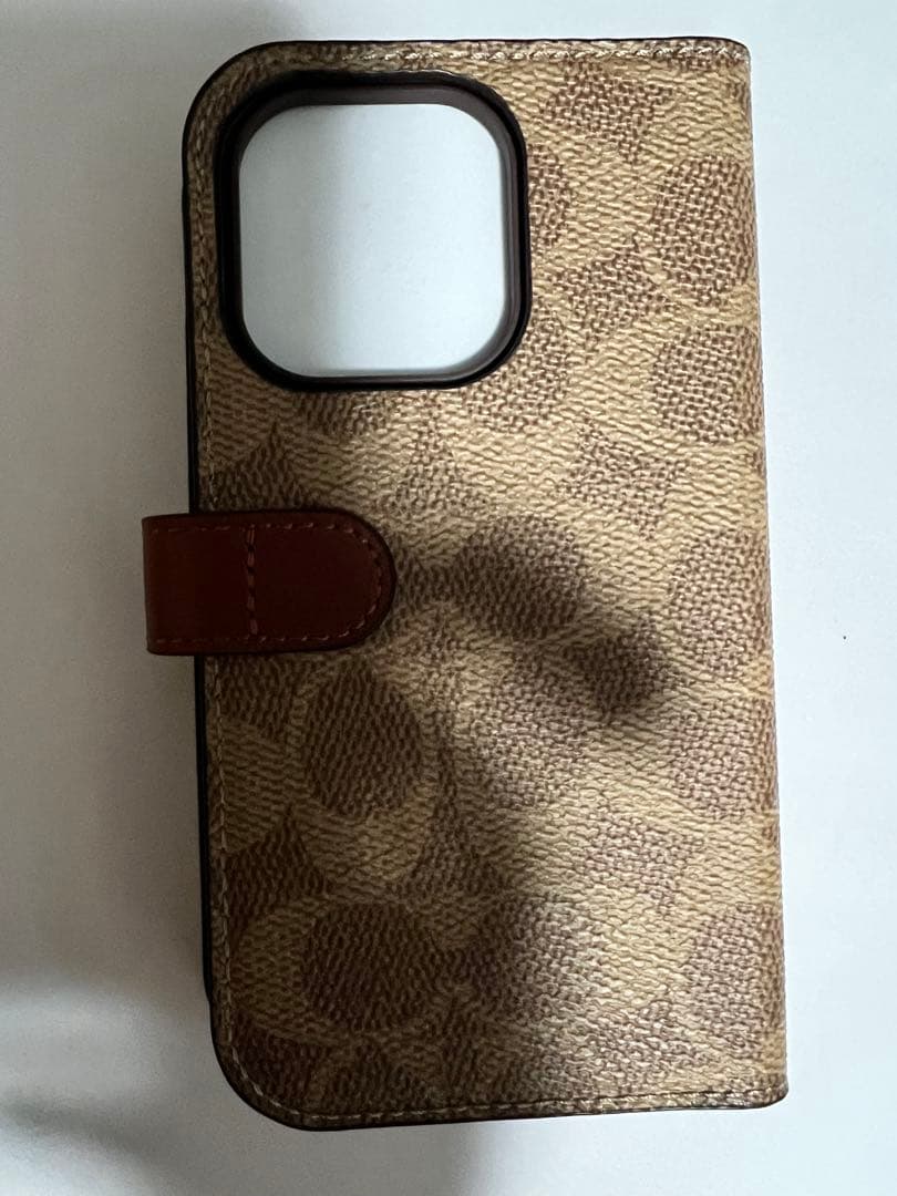 新品未使用　coach iPhone 15pro スマホケース