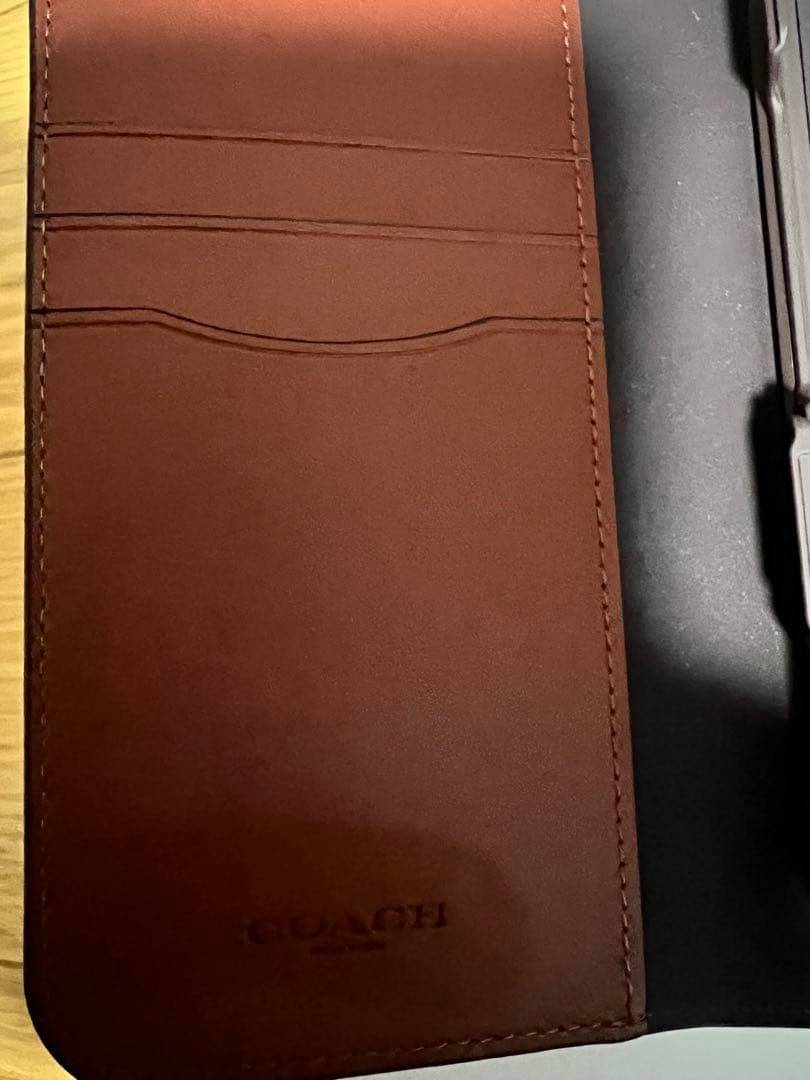 新品未使用　coach iPhone 15pro スマホケース
